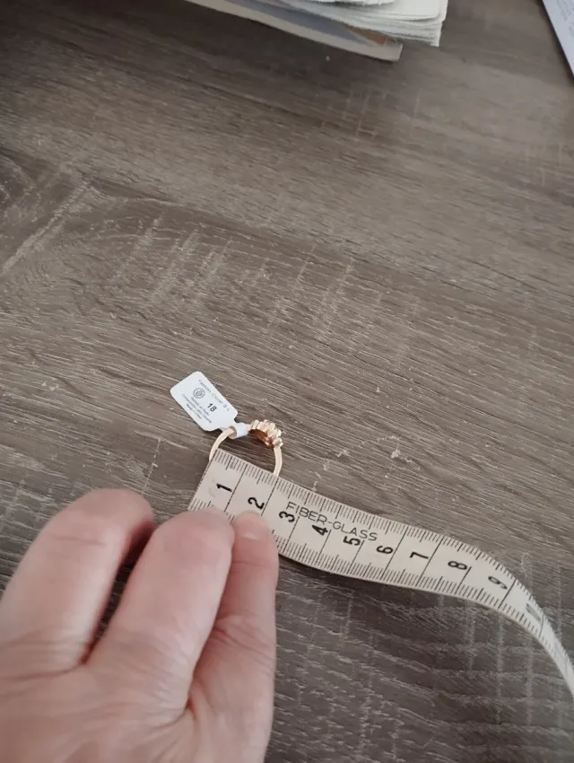 Anillo Flor Dorado con Circonitas