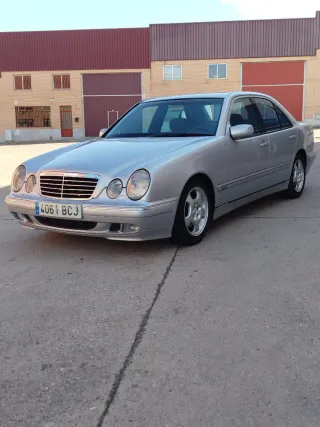 Mercedes-Benz Clase E 2001