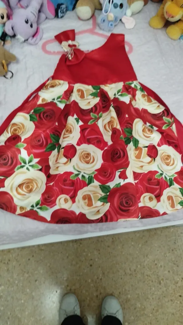 Vestido de fiesta flores rojas y blancas