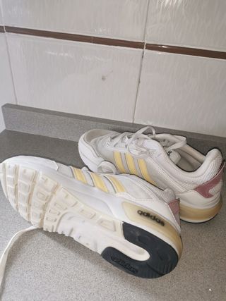 Zapatillas Adidas Blancas y Amarillas