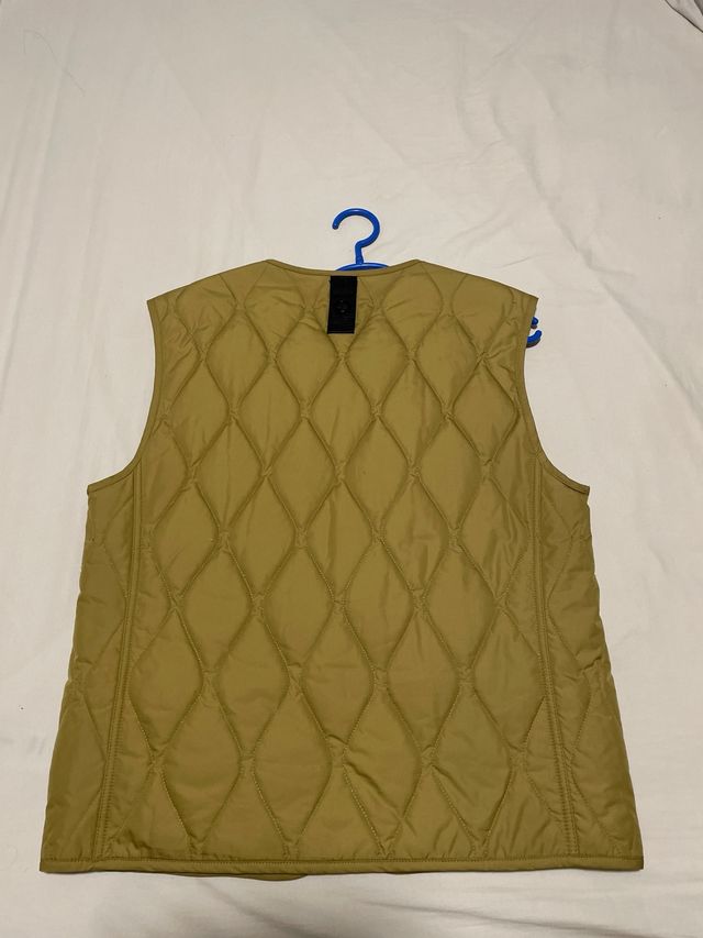 Chaleco BOSS verde oliva acolchado