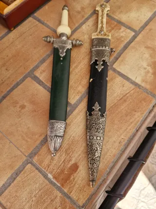 Réplicas de puñales medievales