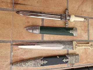 Réplicas de puñales medievales