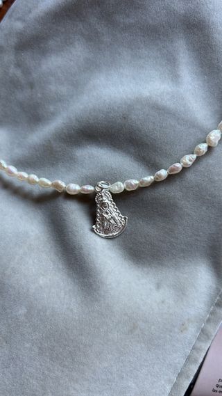 Pulsera perlas y Virgen plata925