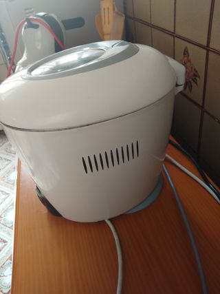 Máquina de pan blanca