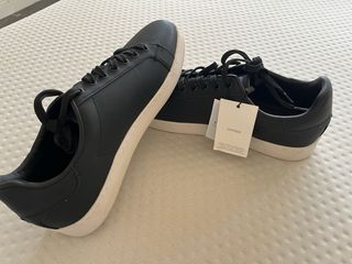 Zapatillas de piel negras