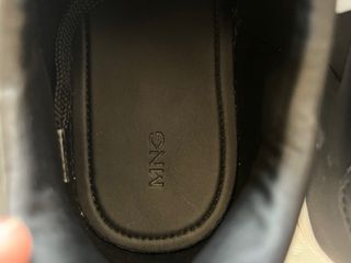 Zapatillas de piel negras