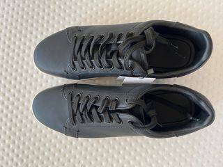 Zapatillas de piel negras