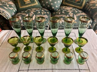 Bonitas copas verdes antiguas con filo dorado