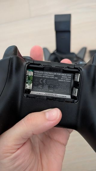 Controller wireless Xbox One + supporto di ricarica