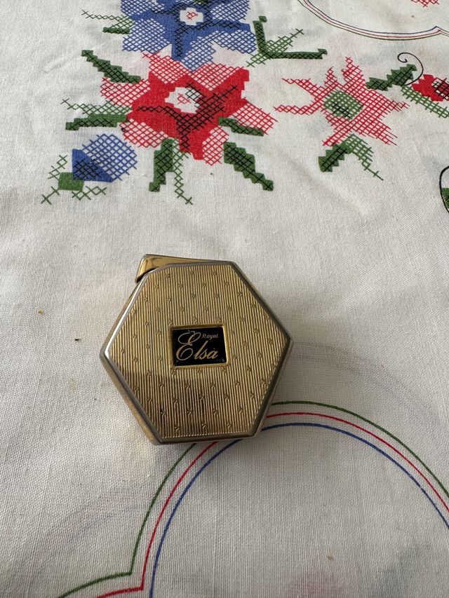 Mechero antiguo hexagonal con camafeo