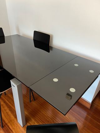 Mesa extensible cristal negra con 4 sillas