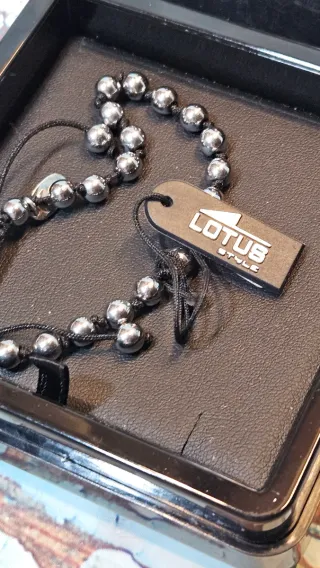 Pulsera Lotus Style Negra y Plateada
