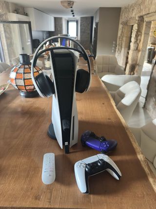 Consola PS5 + Mandos y Auriculares