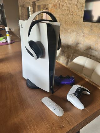 Consola PS5 + Mandos y Auriculares