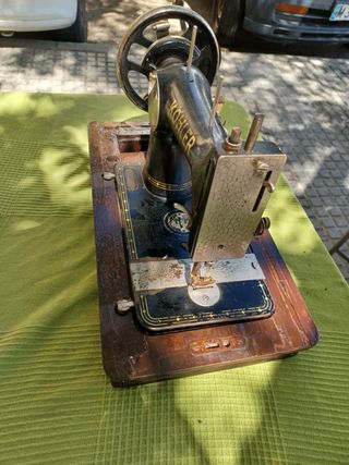 Máquina de coser KOHLER antigua
