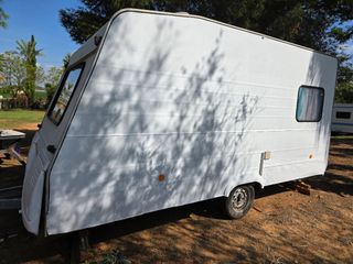 Caravana blanca