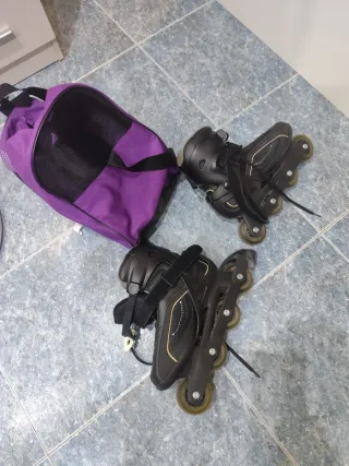 Patines línea Decathlon Oxelo talla 42'5 y  bolsa 
