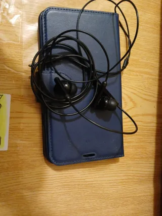 Porta smartphone Samsung con cuffie