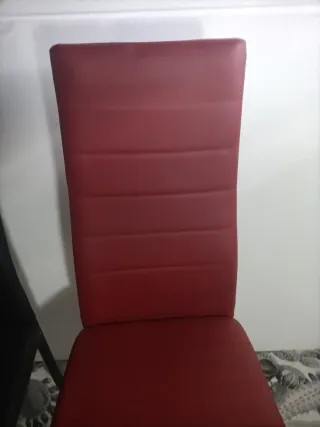 Lote 18 Sillas (9 Rojas + 9 Negras)