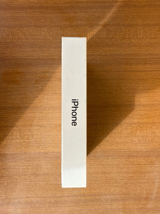 Caja iPhone 16 Pro