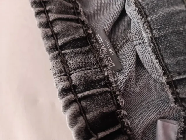 Vaqueros cargo grises hombre
13 años 158cm