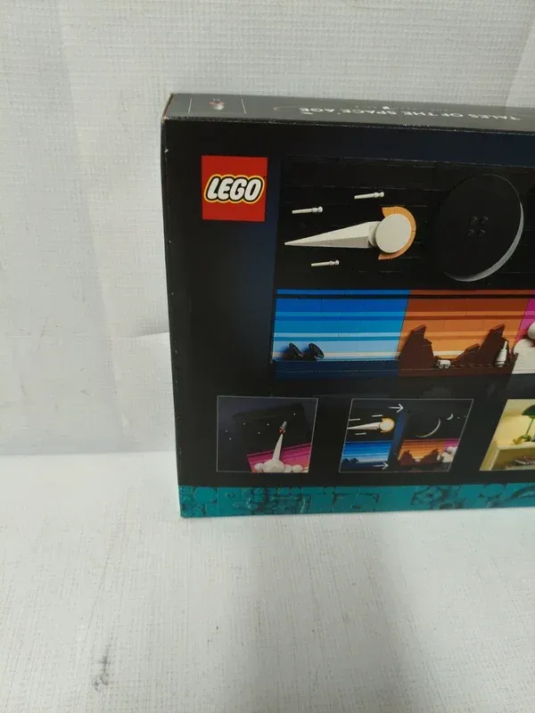 Lego Ideas Tales of The Space Age 21340 Nuevo