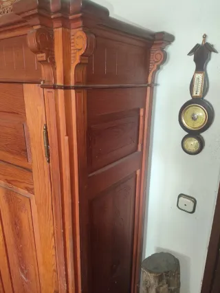 Armario antiguo madera Belice