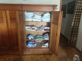 Armario antiguo madera Belice