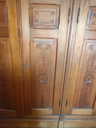Armario antiguo madera Belice