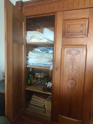 Armario antiguo madera Belice
