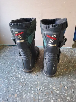 Botas de Cross Infantiles AXO DRONE
Numero 32
