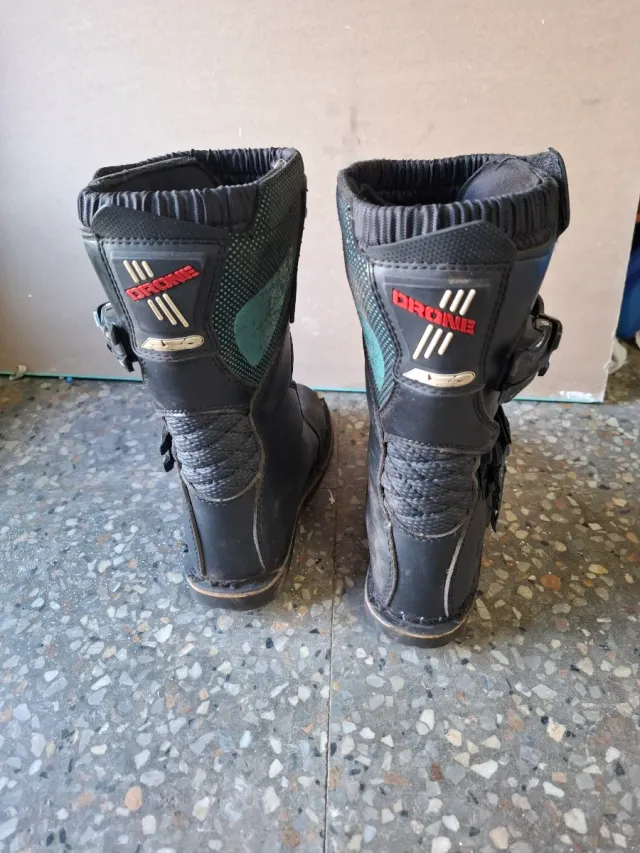 Botas de Cross Infantiles AXO DRONE
Numero 32
