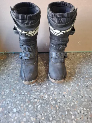 Botas de Cross Infantiles AXO DRONE
Numero 32
