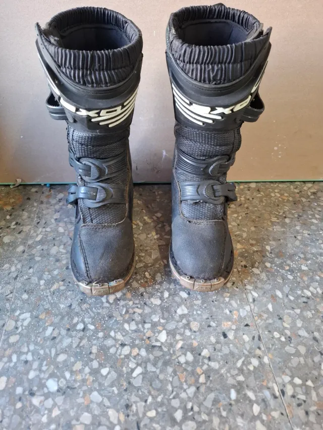 Botas de Cross Infantiles AXO DRONE
Numero 32
