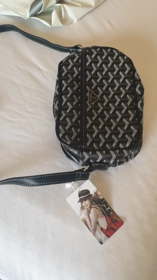 Bolso Guess estampado