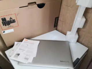LENOVO PC Portatile i7 ram 16gb SDD 256" 15.6