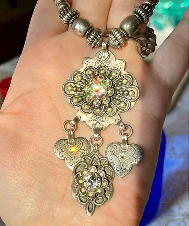 Gargantilla antigua metal plateado circonitas