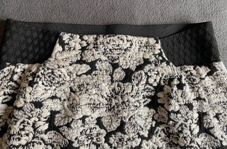 Falda NAF NAF Talla 34 Estampada