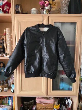 Chaqueta bomber negra forrada