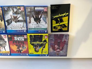 PS4 Slim Negra + Mando y Juegos