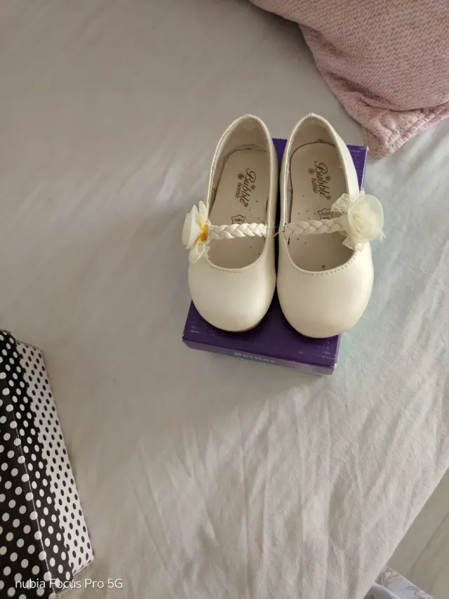 Zapatos de vestir blancos para bebé
