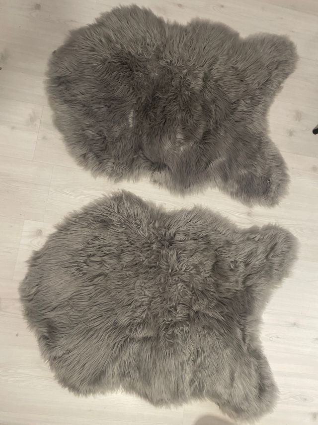 2 Alfombras Piel Sintética Gris Jysk