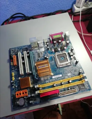 Placa Base Gigabyte GA-FSB1066