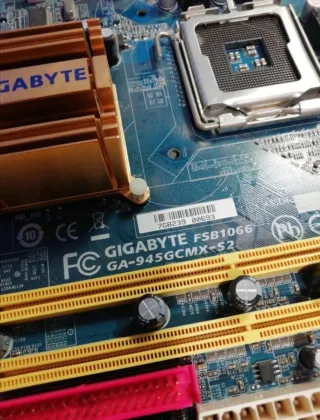 Placa Base Gigabyte GA-FSB1066