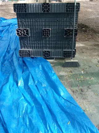 12 Palets de plástico resistentes lisos