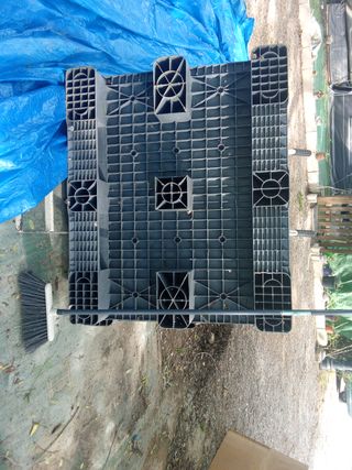 12 Palets de plástico resistentes lisos