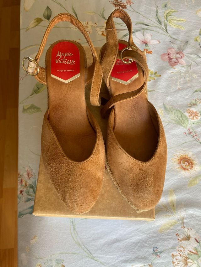 Zapatillas Maria Victoria Beige/Marrón