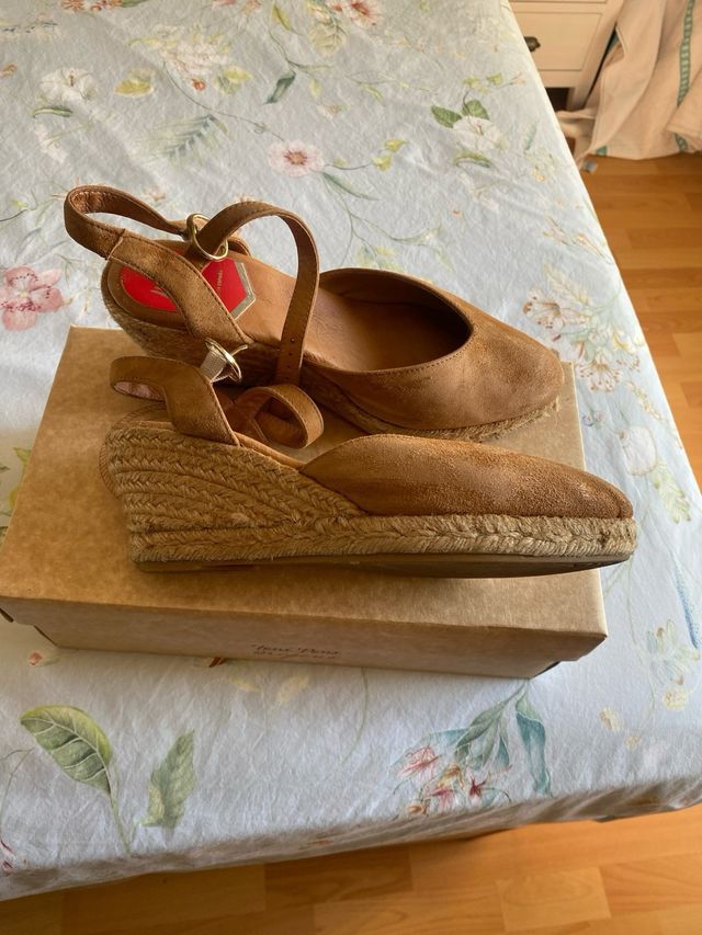 Zapatillas Maria Victoria Beige/Marrón