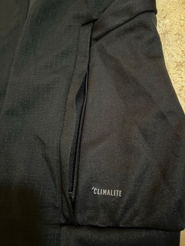 Chaqueta Adidas Negra con Rayas Blancas